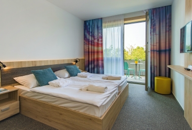 Erkélyes kétágyas szoba - Akadémia Hotel Balatonfüred